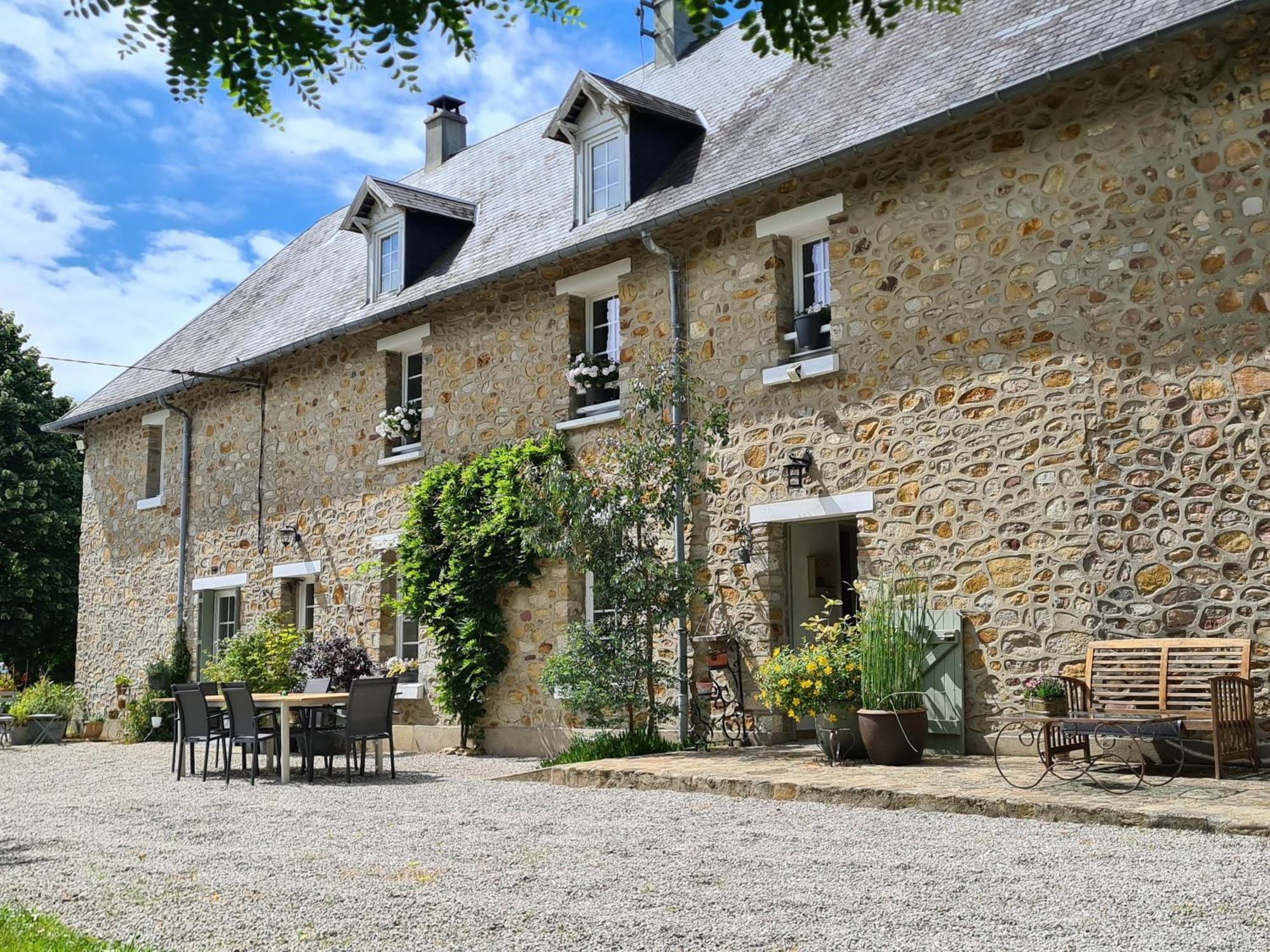 La Maison Des Tilleuls Saint-Germain-Sur-Seves Exterior foto